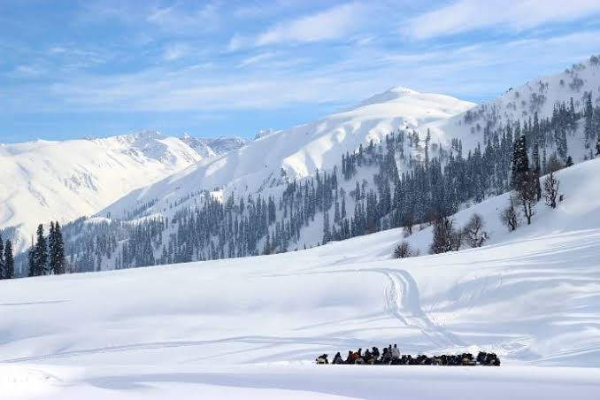 Skiing in Gulmarg